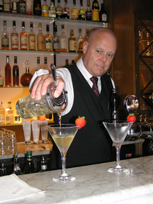 Lars Nyden pouring martinis at the Plaza Bar