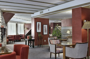 The Fairmont Tremblant Gold Lounge - Mont-Tremblant, Canada