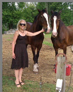 Debra and Horse Allegra Farm - photo by Luxury Experience