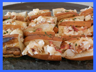 Connecticut warm buttered lobster roll  - photo by Luxury Experience