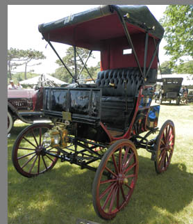 1896 Robers Electric Buggy - photo by Luxury Experience