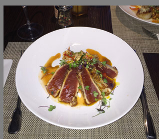 Seared Tuna Steak - photo by Luxury Experience