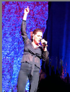 Beth Hart - live at Ridgefiled Playhouse - photo by Luxury Experience