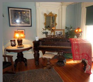 Captain Albert Rogers Mansion - Antique Piano - photo by Luxury Experience