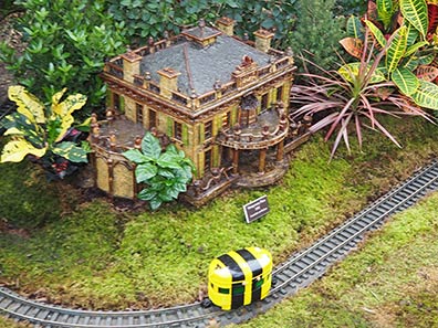 Montgomery Place - New York Botanical Garden Train Show 2018 - photo by Luxury Experience