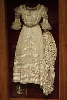 1903 White Silk Georgette Ball Gown - National Automobile Museum - Reno, Nevada - photo by Luxury Experience