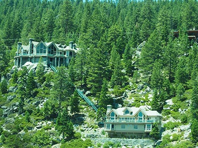 Mansions along Lake Tahoe - photo by Luxury Experience