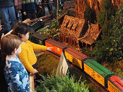 Children At  New York Botanical Gardens The Holiday Trains Show 2019