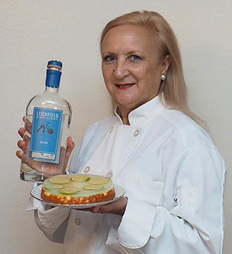 Luxury Experience - Debra C. Argen and Gin & Tonic Cheesecake - Litchfield Distillery Gin - photo by Luxury Experience