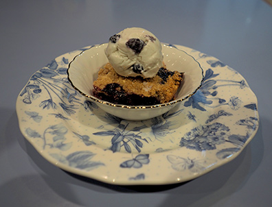 Luxury Experience - Blueberry Ice Cream with Blueberry Crisp - photo by Luxury Experience