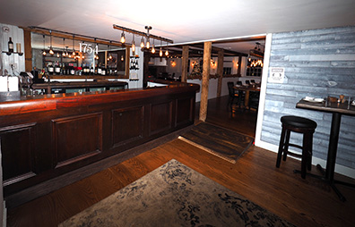 Tavern Bar - 1754 House, Woodbury, CT, USA - Photo by Luxury Experience