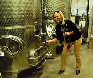 Debra C. Argen at Hawk Ridge Winery  - Woodbury, CT - photo by Luxury Experience