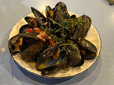 Luxury Experience - Hampton Mussels - photo by Luxury Experience