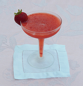 Luxury Experience - Strawberry Rose Daquiri - photo by Luxury Experience