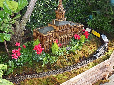 City Hall NY -NY Botanical Garden Train Show 2021 - photo by Luxury Experience
