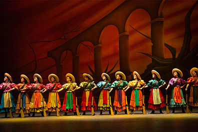 Ballet Folklorico de Mexico de Amaila Hernandez