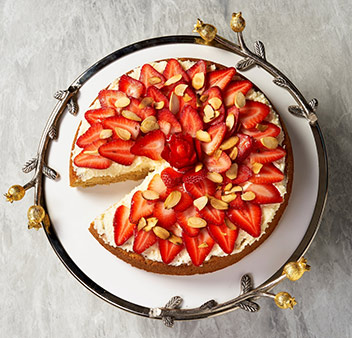American Strawberry-Almond Cake - Grace O
