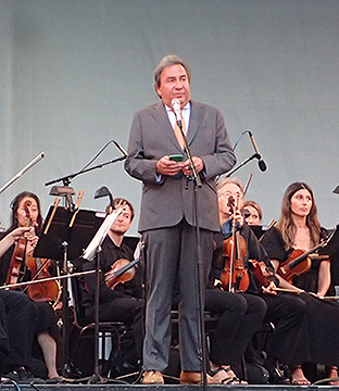 Michael Capasso, Director NYCO - Bryant Park Picnic Performances - photo by Luxury Experience