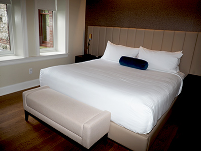 The Abbey Inn & Spa - King bed - Guestroom - photo by Luxury Experience