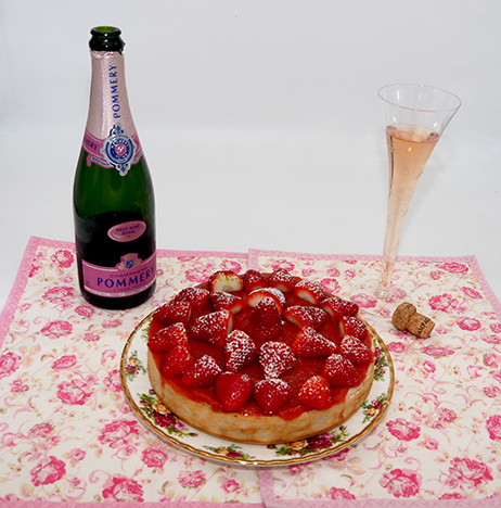 Luxury Experience - Champagne and Strawberry Cake