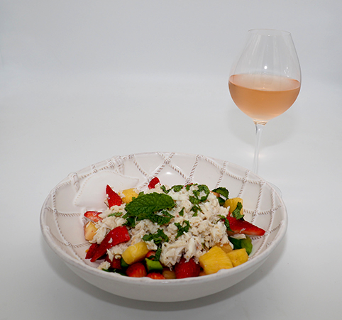 Luxury Experience - Crab & Fruit Salad - photo by Luxury Experience
