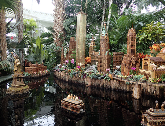 Ferry with Statue Liberty & Southern NYC - NY Botanical Gardens Train Show 2024 - photo by Luxury Experience