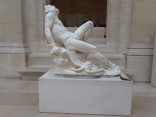 Musée du Louvre Sculpture - photo by Luxury Experience