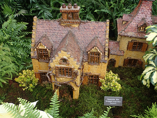 Sunnyside - NY Botanical Gardens Train Show 2024 - photo by Luxury Experience