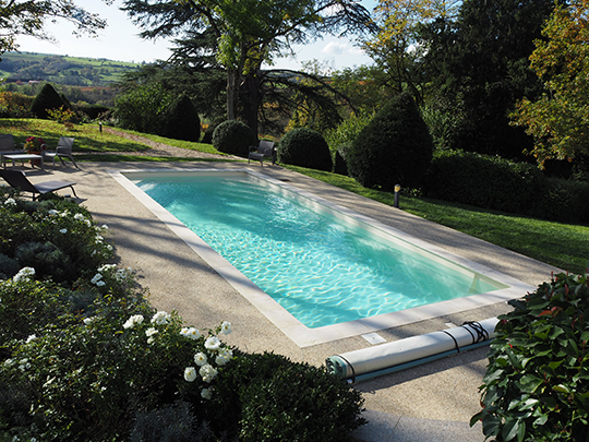 Domaine de Cromey Pool - photo by Luxury Experience