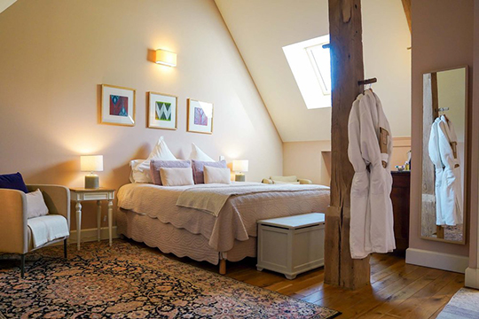 Guest Room - Domaine de Cromey - photo by Luxury Experience