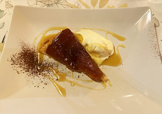 Tarte Tatin Caramel Beurre Salé - photo by Luxury Experience