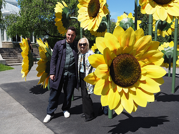 Artist Cyril Lancelin, Debra C. Argen - photo by Luxury Experience