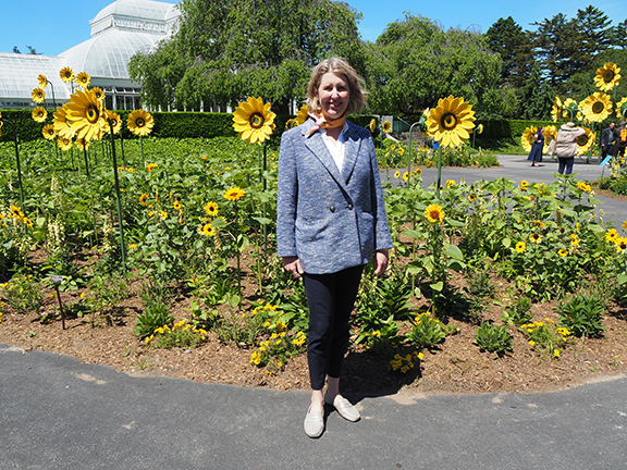 CEO Jennifer Bernstei, NY Botanical Gardens - photo by Luxury Experience