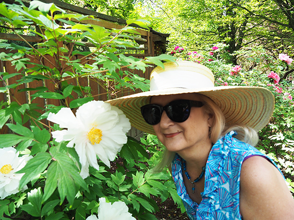 Debra C. Argen - Peonies - Brooklyn Botanic Garden - photo by Luxury Experience