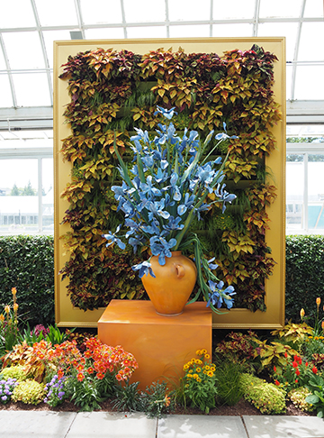 Irises - Van Gogh Eren by Amie Jacobsen - photo by Luxury Experience