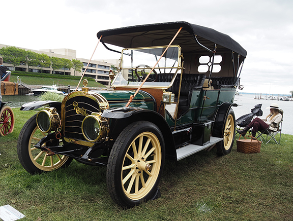 1910 Rambler Model 55, 7-Passenger Touring presented by Michael & Karen Tomko - photo by Luxury Experience