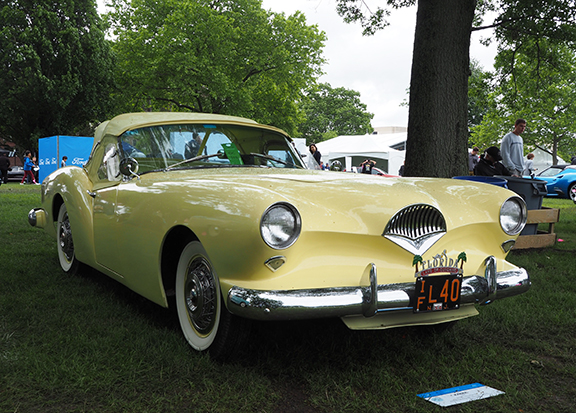 1954 Kaiser Darrin - photo by Luxury Experience