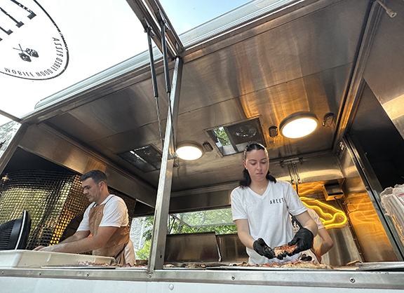 Abeertz Pizza Truck - photo by Luxury Experience