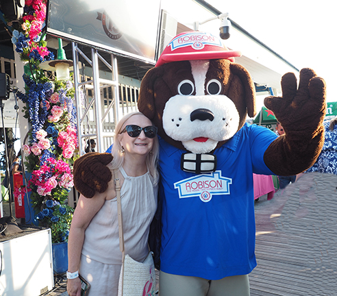 Debra C. Argen & Robison Mascot - photo by Luxury Experience