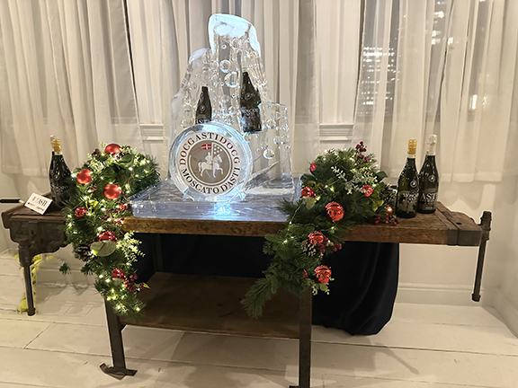 ASTI Ice Sculpture - photo by Luxury Experience