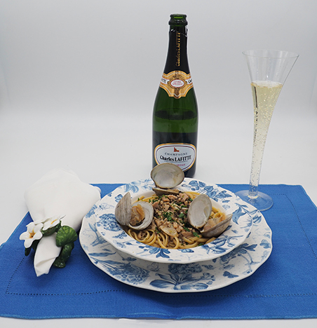 Luxury Experience - Linguini and Clam Sauce - photo by Luxury Experience