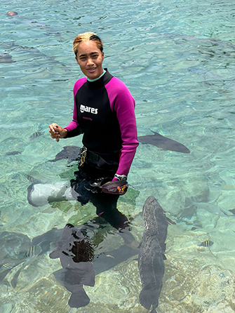 Curaçao Sea Aquarium - Feeding Time - photo by Luxury Experience