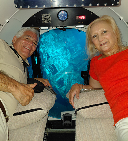 Curasub Adventure - Edward F. Nesta & Debra C. Argen in Curasub at 436 feet - photo by Luxury Experience
