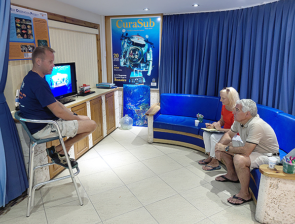 Jordy Stolk conducting Curasub briefing - photo by Substaion Curacao