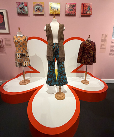 Fashion - Nehru jacket, Mini Skirt - NY Botanical Gardens - photo by Luxury Experience