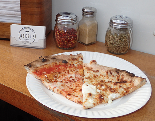Abeetz Mobile Wood Fired Pizza - photo by Luxury Experience