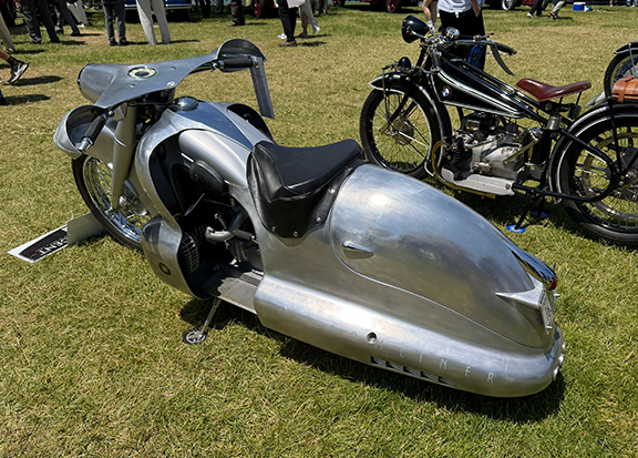BMW R12 1938 - photo by Luxury Experience