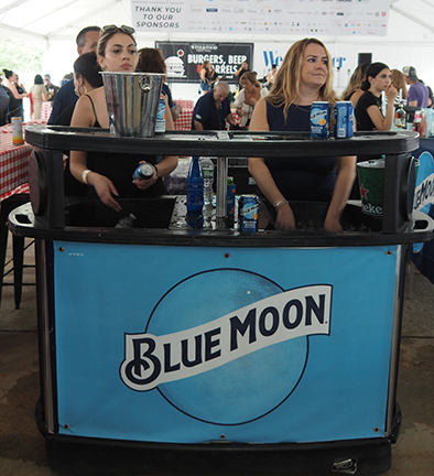 Blue Moon Belgian White Beer - photo by Luxury Experience
