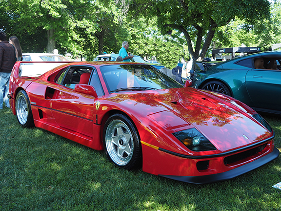 Ferrari F40 1991 - photo by Luxury Experience