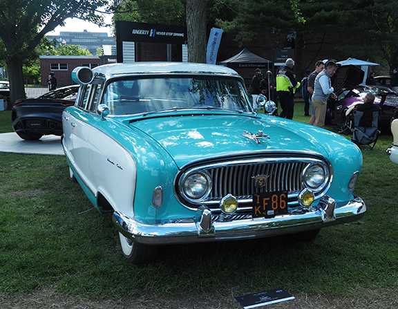 Nash Ambassador 1955 - photo by Luxury Experience